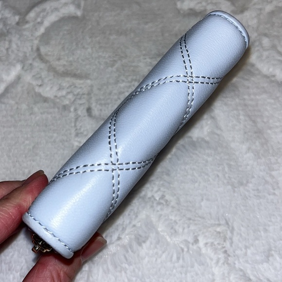 Tory Burch Light Blue Quilted Wallet EUC - Picture 10 of 11